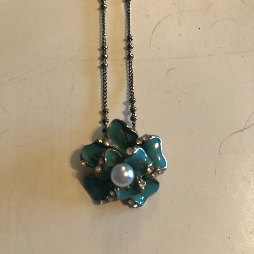 Blue flower necklace